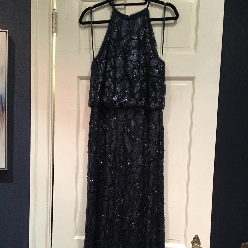 Tiffany sequin - Donna Morgan